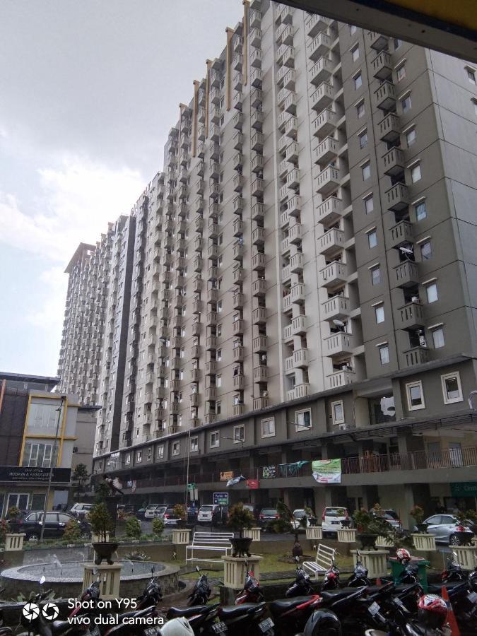 Gateway Cicadas Apartment Bandung Bagian luar foto